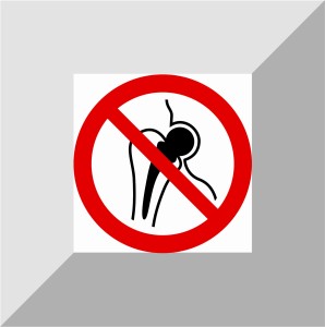 Naklejka zakaz wstępu z metalowymi implantami