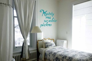 Każdy ma w sobie piękno NAPIS NA ŚCIANĘ